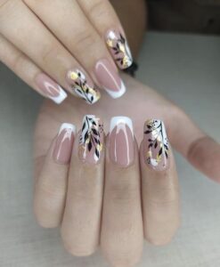 Read more about the article How to Properly Care for Your Acrylic Nails