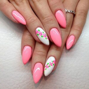 Read more about the article Behind the Scenes: VIP Nail Lounge’s Artistry in Stiletto Design