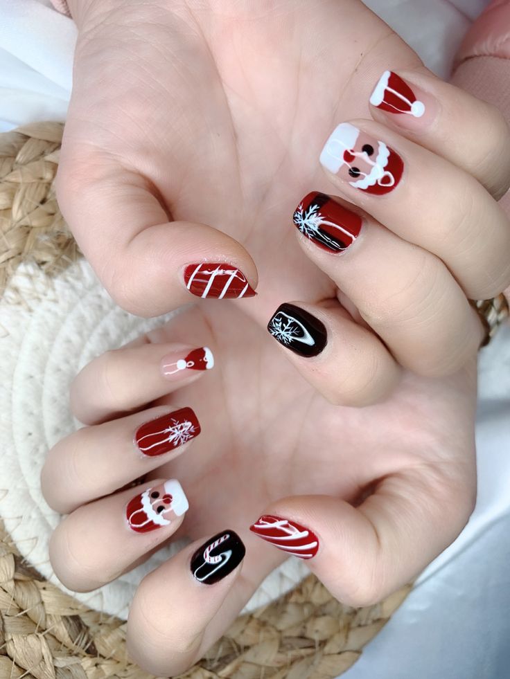 Read more about the article DIY Christmas Nail Art: Easy Ideas from VIP Nail Lounge